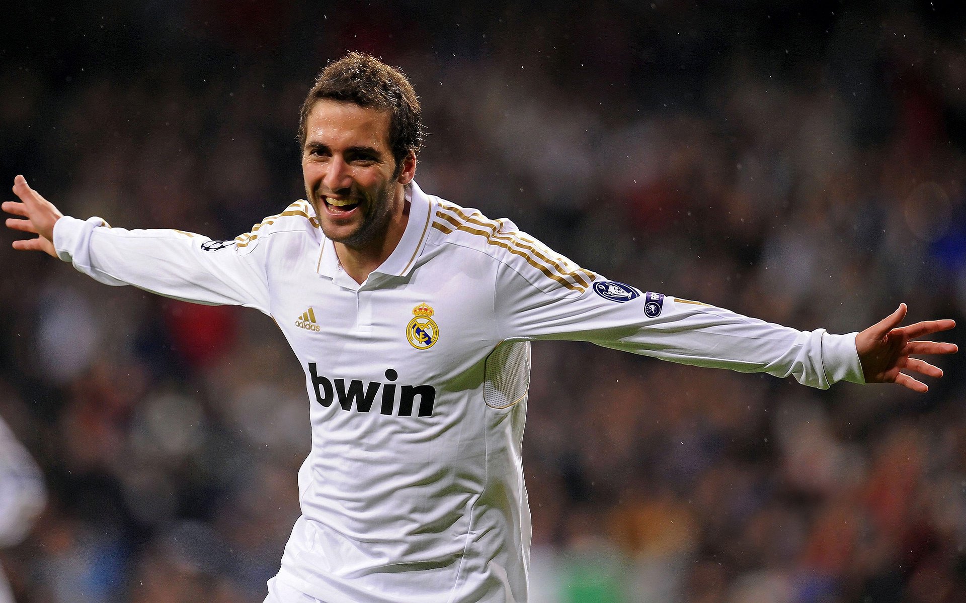 西甲引入新引援政策，球队实力提升，西甲允许几名外援上场